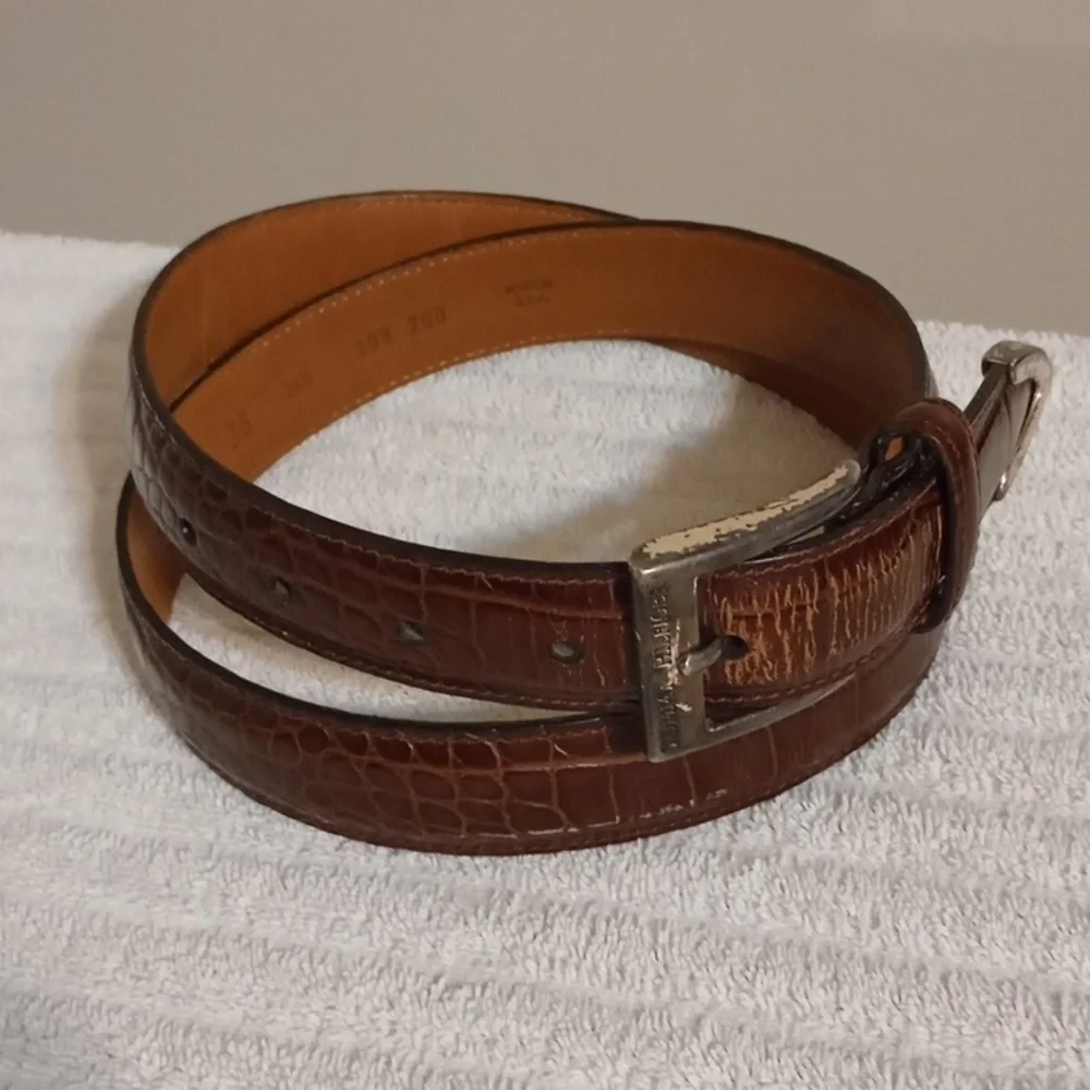 Tommy Hilfiger Brown Leather Belt With Chrome Buckle Compliments Any Outfit